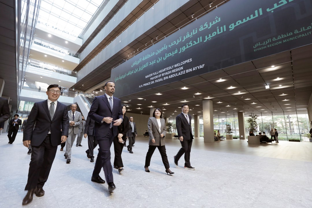 NAVER Showcases "Tech Convergence" to Riyadh Mayor and Delegation at NAVER 1784