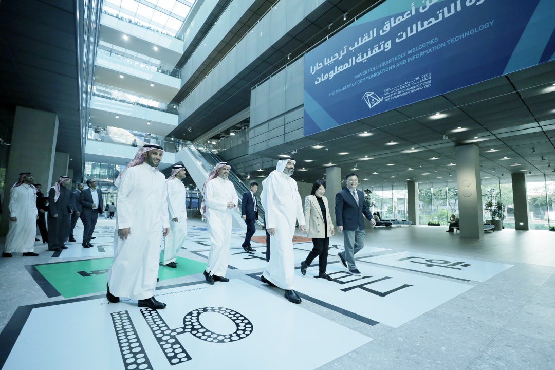Saudi Minister of Communications and Information Technology Visits NAVER’s Tech Convergence Building “1784”